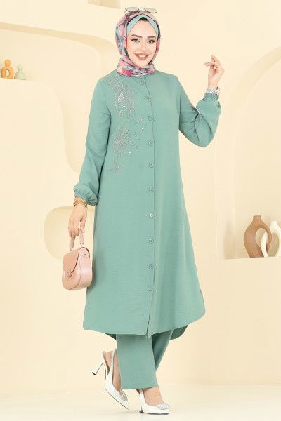 D.V.L. - طقم أخضر باهت 440DVL817-MS